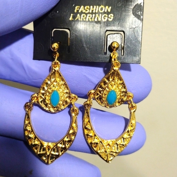 Women's Stylish Gold tone Designed Hoop Turquoise color Stone Drop Earrings 1.5" - Picture 3 of 6